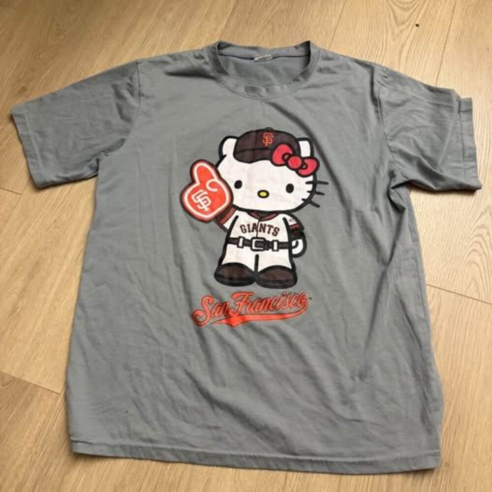 Sanrio Hello Kitty San Francisco Giants T-Shirt Size M